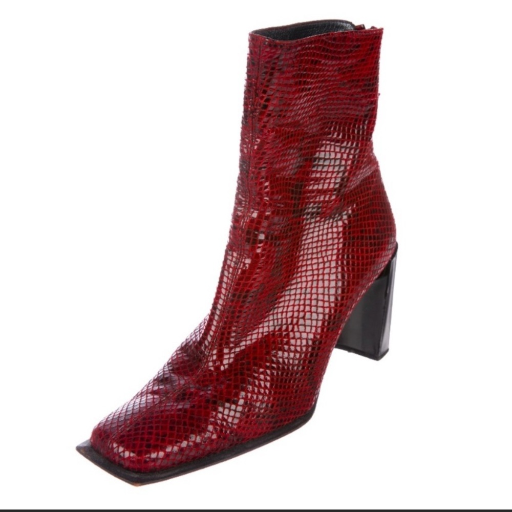 Square toed snake skin Stuart Weitzman size 9